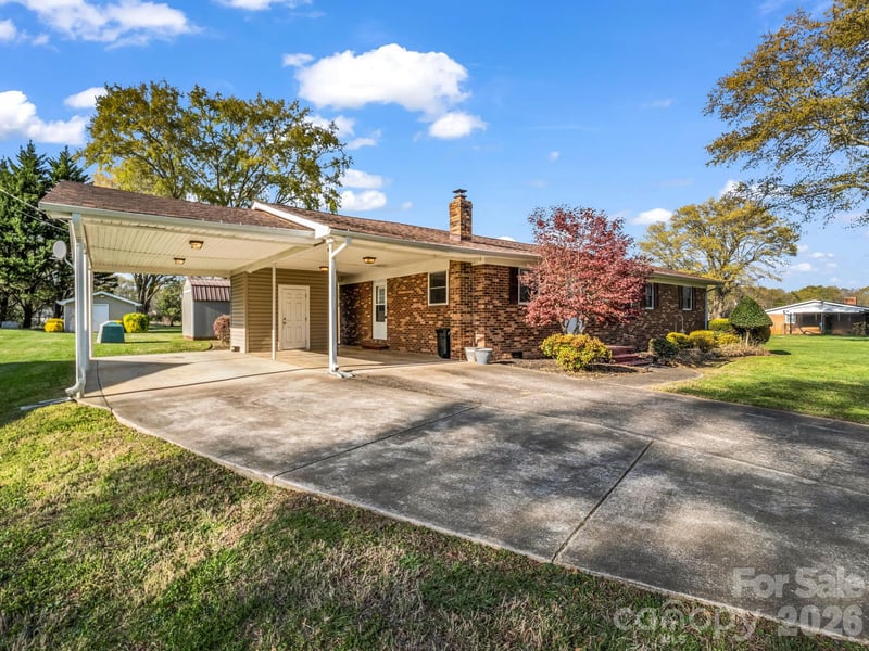 913 Webb Rd, Ellenboro, NC 28040