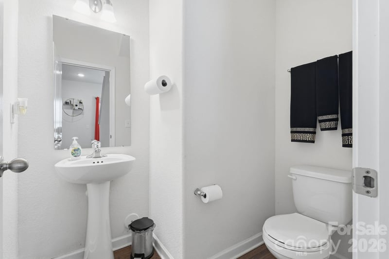 9528 Weikert Rd, Charlotte, NC 28215