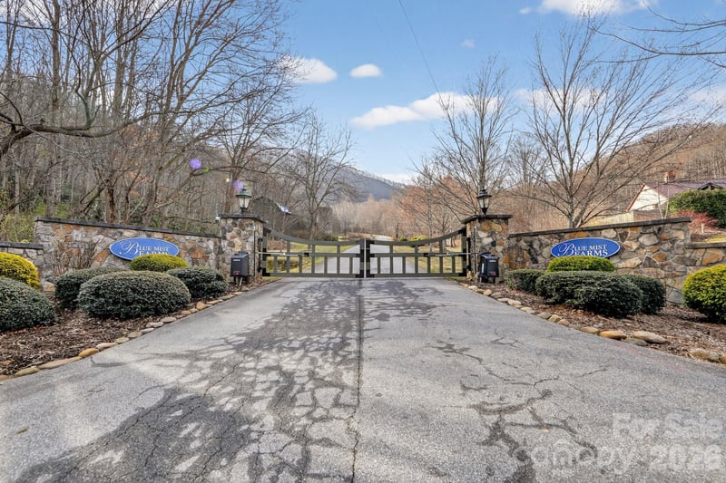 80 View Ridge Pw, Leicester, NC 28748