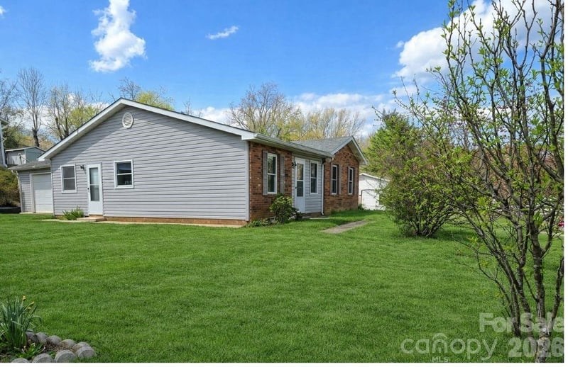 20 Mount Carmel Dr, Asheville, NC 28806