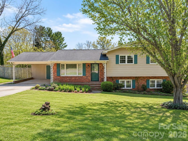 1091 16th Ave, Hickory, NC 28601