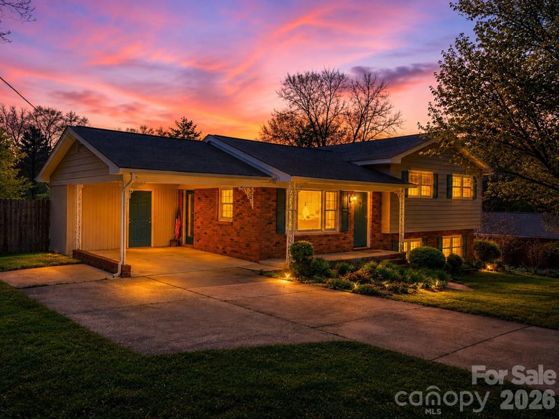 1091 16th Ave, Hickory, NC 28601