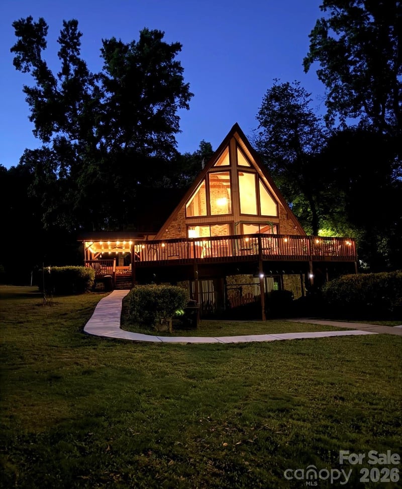 2912 Waterside Dr, Shelby, NC 28150