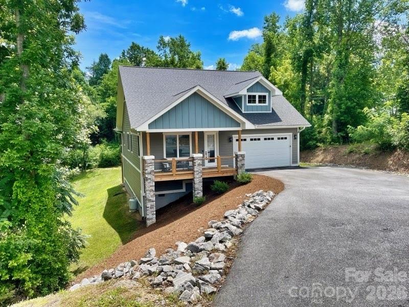 14 Cider Hill Ln, Hendersonville, NC 28792