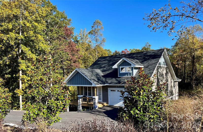 14 Cider Hill Ln, Hendersonville, NC 28792