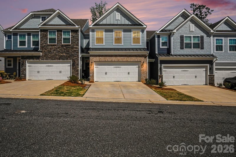 5004 Moonlight Ridge Dr, Greensboro, NC 27455