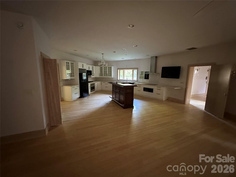 2905 Kanuga Rd, Hendersonville, NC 28739