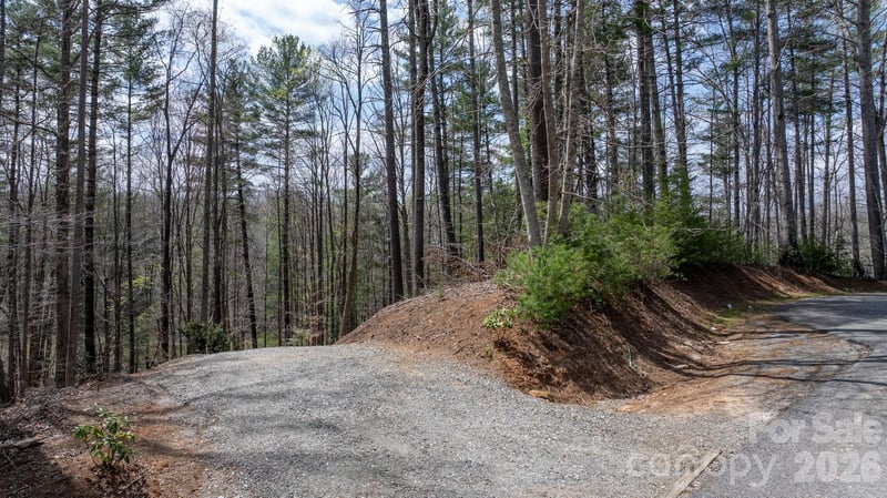 503 Larkhaven Dr, Nebo, NC 28761