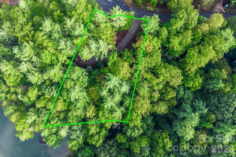 503 Larkhaven Dr, Nebo, NC 28761