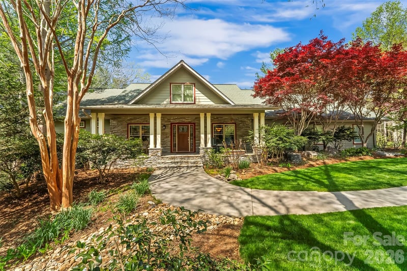 1668 Southpointe Dr #119, Morganton, NC 28655