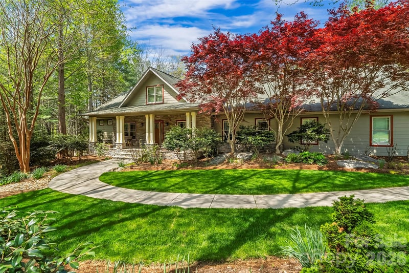 1668 Southpointe Dr #119, Morganton, NC 28655