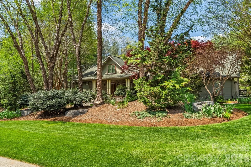 1668 Southpointe Dr #119, Morganton, NC 28655