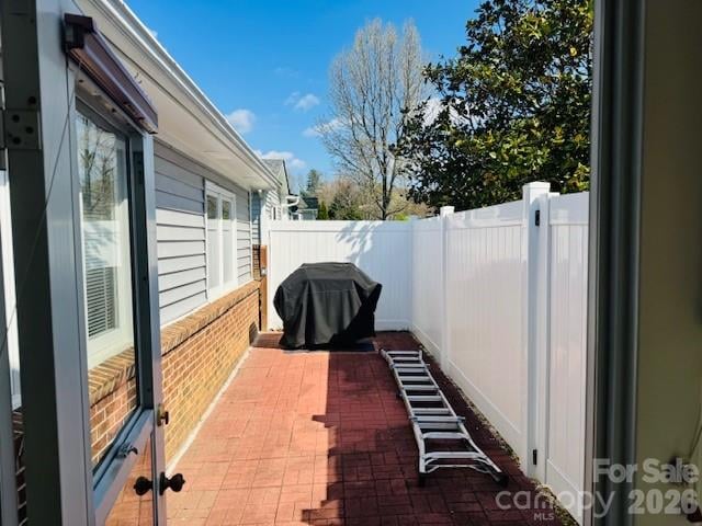 200 Dartcrest Dr, Hendersonville, NC 28792