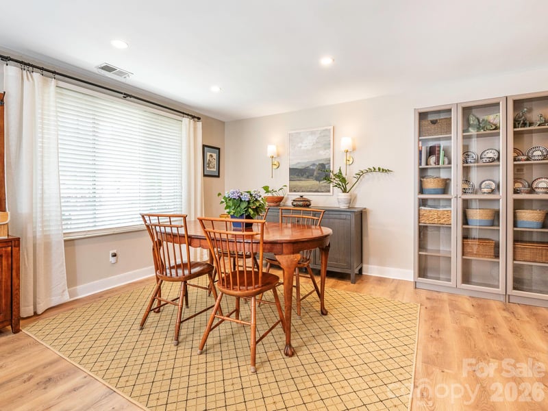 11613 Five Cedars Rd, Charlotte, NC 28226
