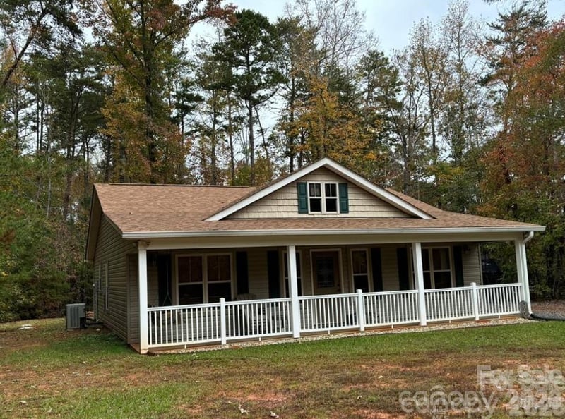 369 Pinecrest Cir, Troy, NC 27371