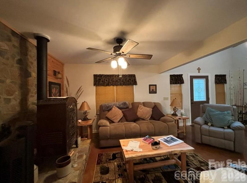 369 Pinecrest Cir, Troy, NC 27371
