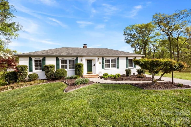 112 Brook Ln, Mount Holly, NC 28120