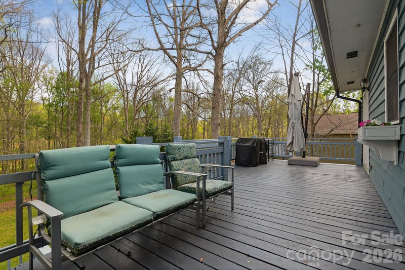 1163 Hidden Creek Cir, Hickory, NC 28602