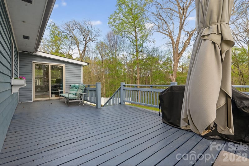 1163 Hidden Creek Cir, Hickory, NC 28602
