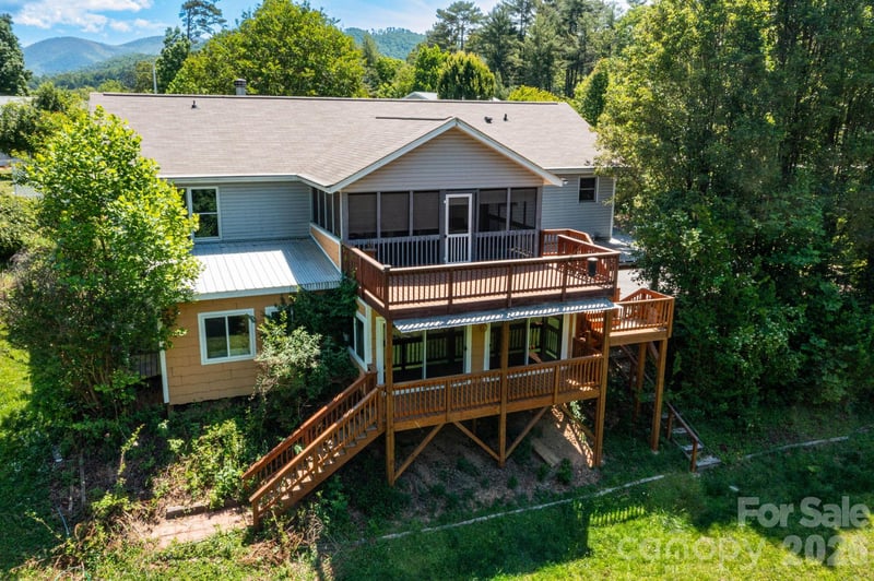 6 Arrowhead Ln, Weaverville, NC 28787