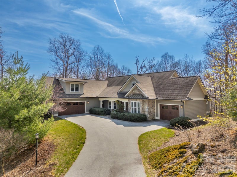 439 Monarch Rd, Hendersonville, NC 28739