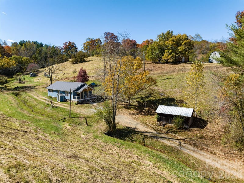 70 Vintage Pl, Canton, NC 28716