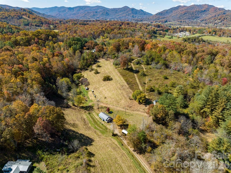 70 Vintage Pl, Canton, NC 28716