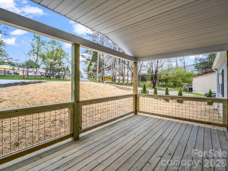 129 Haven Rd, East Flat Rock, NC 28726