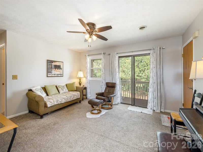 103 Oakwood Pl #4, Hendersonville, NC 28792
