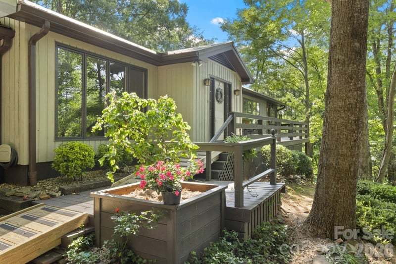 56 Cardinal Cir, Tryon, NC 28782