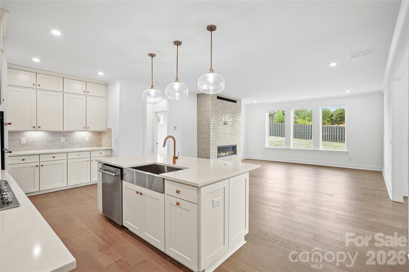 13907 Penbury Ln, Charlotte, NC 28278