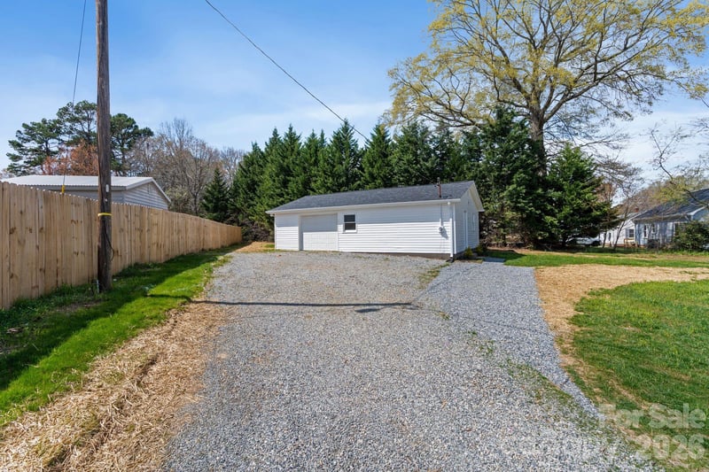 2106 Statesville Hw, Mooresville, NC 28115