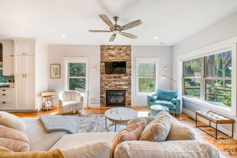 156 Bradley St, Asheville, NC 28806