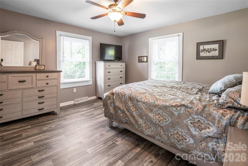 345 Lower Grassy Branch Rd, Asheville, NC 28805