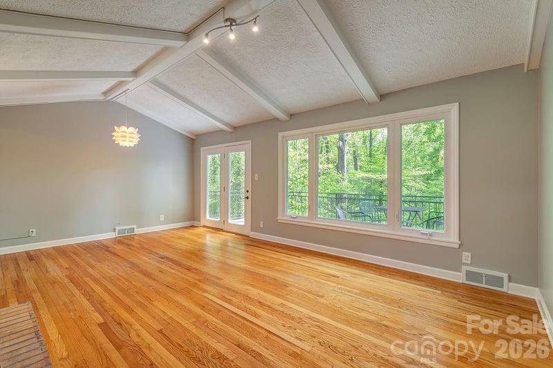 32 Pinehurst Rd, Asheville, NC 28805