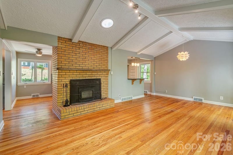 32 Pinehurst Rd, Asheville, NC 28805