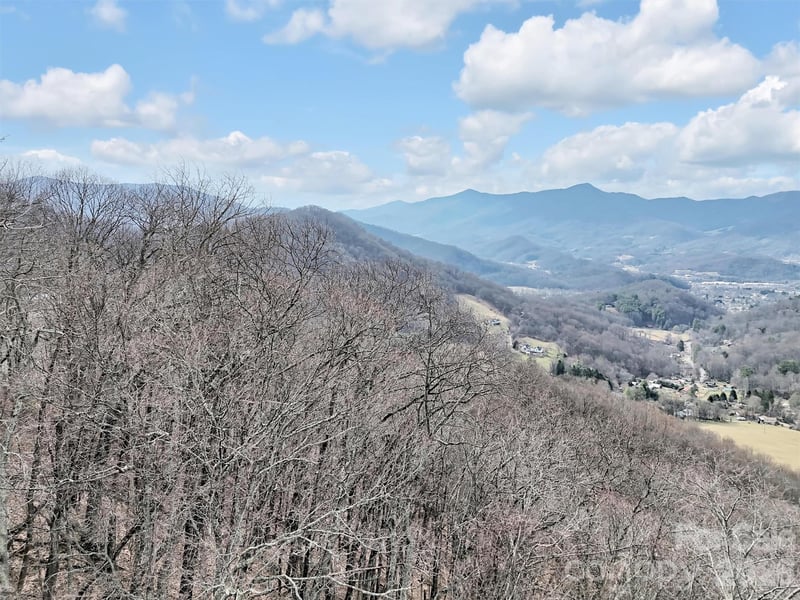 Jefferson Ln, Waynesville, NC 28786