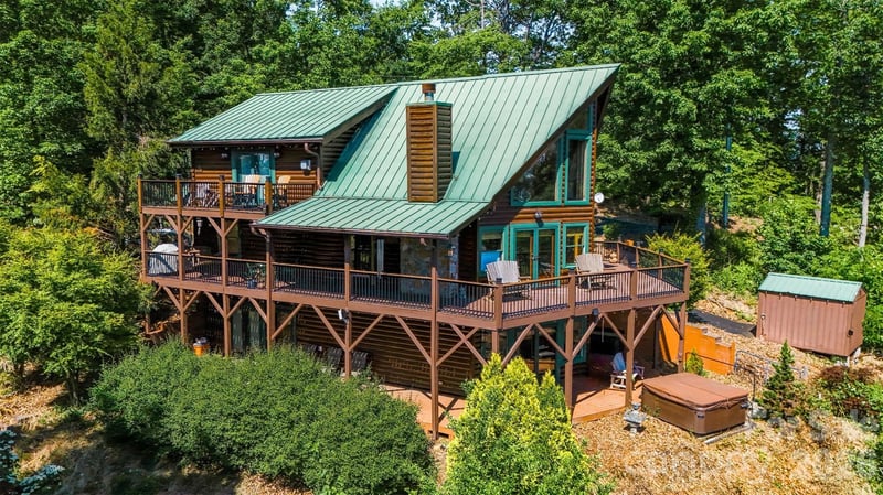 300 Williams Cir, Lake Lure, NC 28746