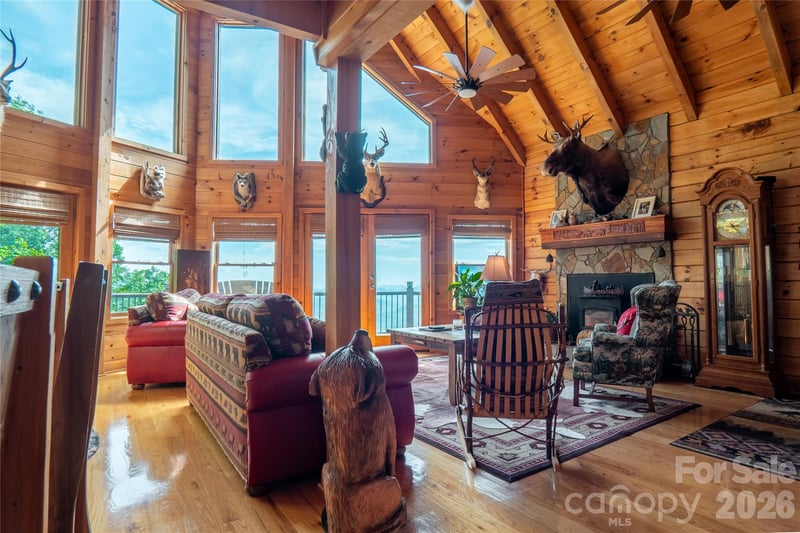 300 Williams Cir, Lake Lure, NC 28746