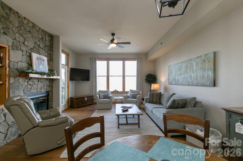 10 Stoney Falls Loop #4/203, Burnsville, NC 28714