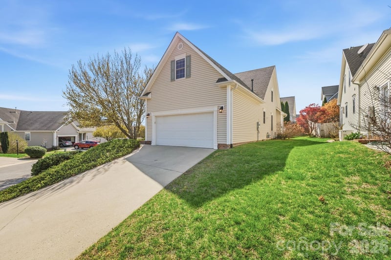 8 Sweet Gum Dr, Asheville, NC 28805