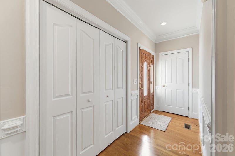 8 Sweet Gum Dr, Asheville, NC 28805