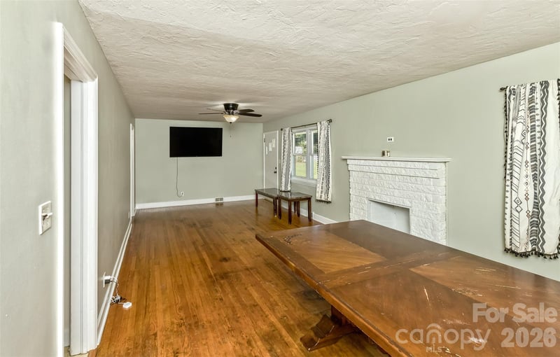 30 Valley Hill Dr, Canton, NC 28716