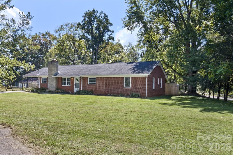 30 Valley Hill Dr, Canton, NC 28716