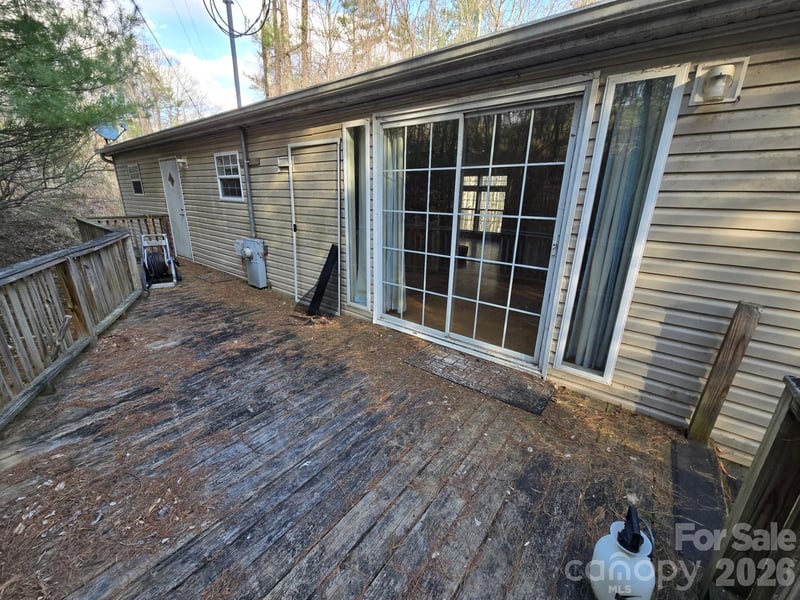 6 Woodland St, Spruce Pine, NC 28777