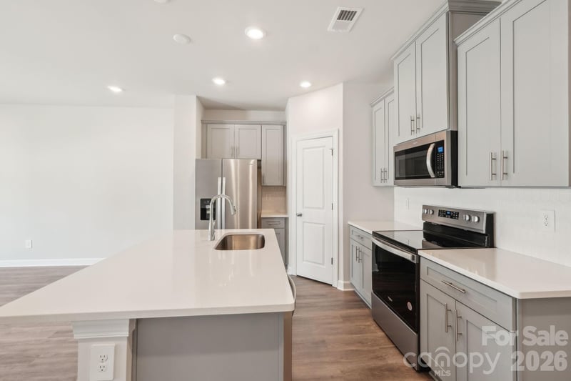 9025 Foggy Brook Loop, Charlotte, NC 28216