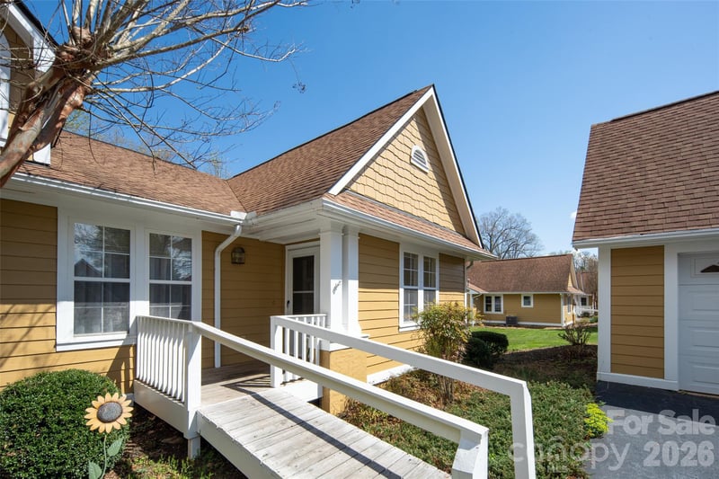 803 Woodlea Ct, Asheville, NC 28806