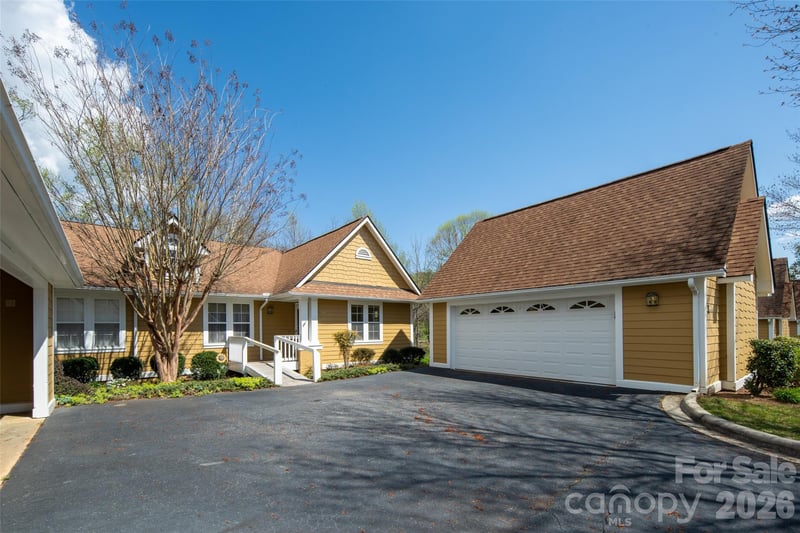 803 Woodlea Ct, Asheville, NC 28806