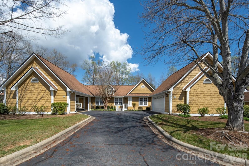 803 Woodlea Ct, Asheville, NC 28806