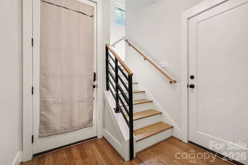 816 Madison Glen Ln, Charlotte, NC 28209